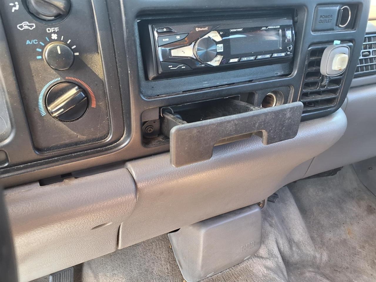 Dodge Ram 1500 Reg Cab 119" WB 1994