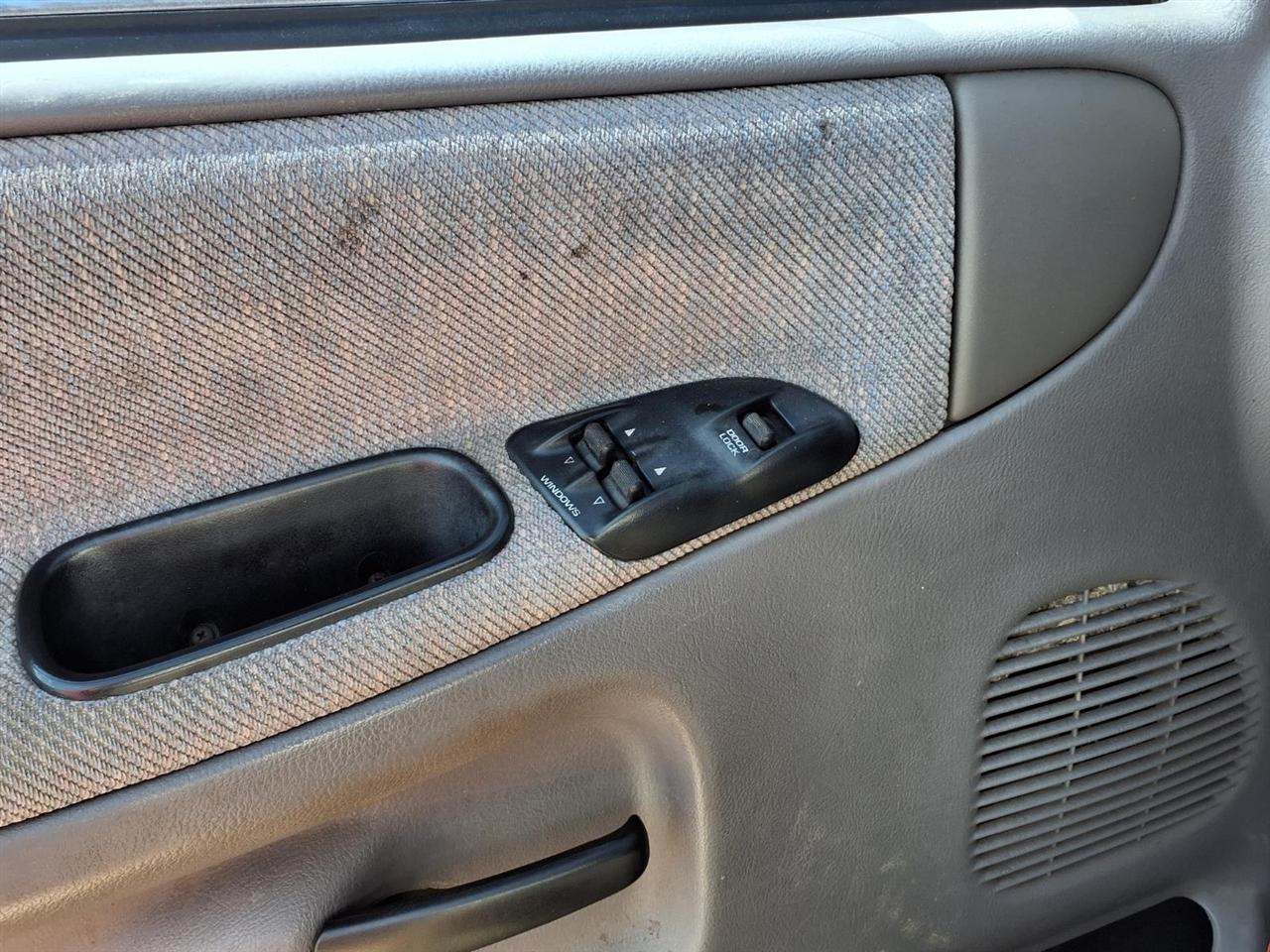 Dodge Ram 1500 Reg Cab 119" WB 1994
