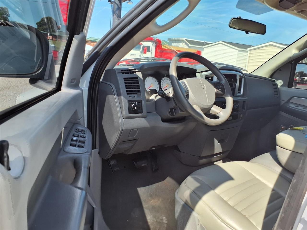 Dodge Ram 1500 4WD Quad Cab 140.5" SLT 2008