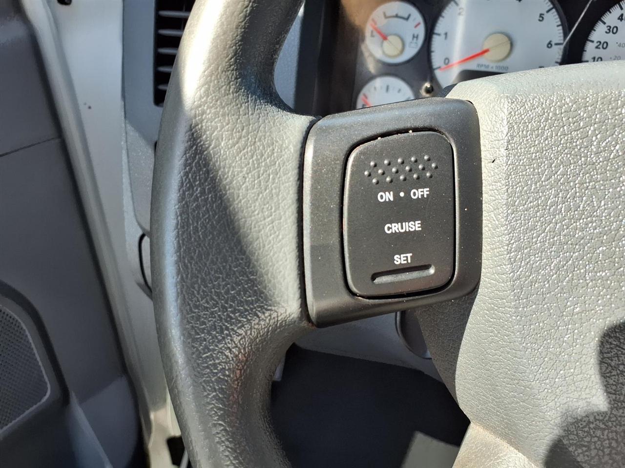 Dodge Ram 1500 4WD Quad Cab 140.5" SLT 2008