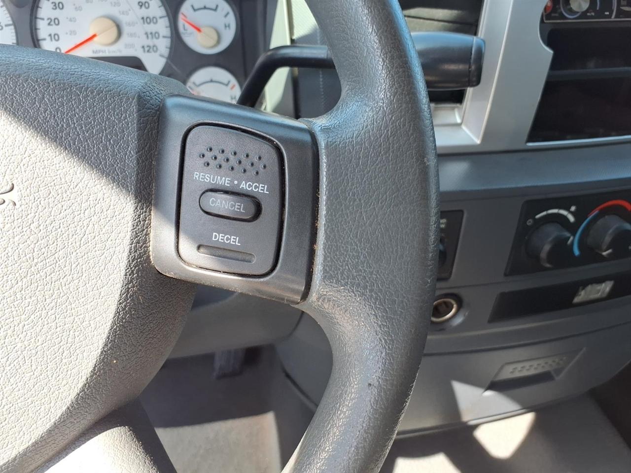 Dodge Ram 1500 4WD Quad Cab 140.5" SLT 2008