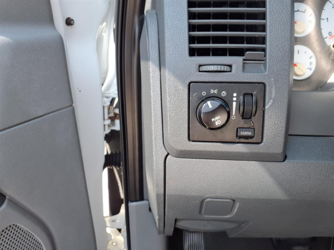 Dodge Ram 1500 4WD Quad Cab 140.5" SLT 2008