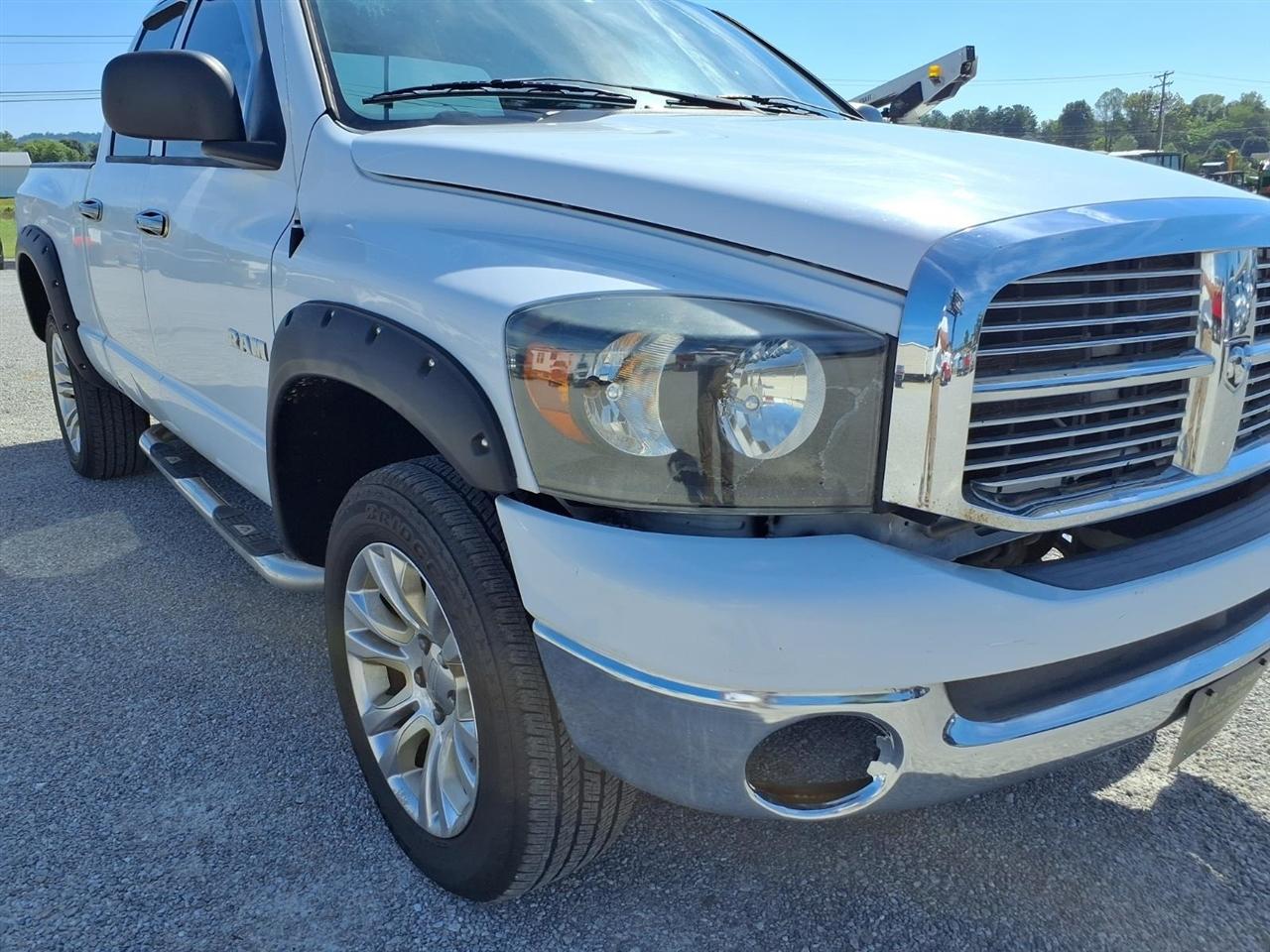 Dodge Ram 1500 4WD Quad Cab 140.5" SLT 2008