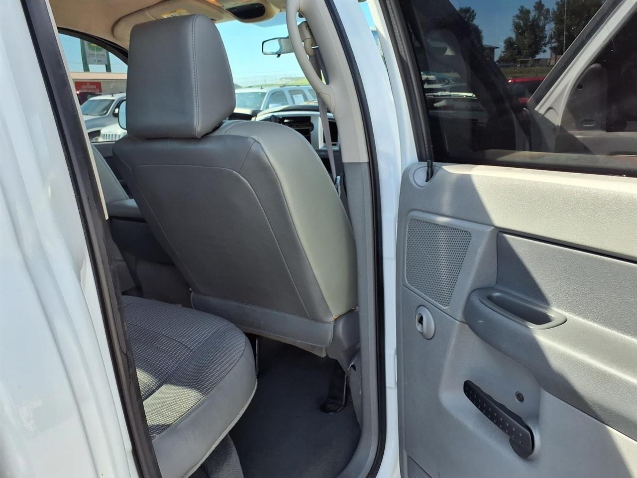 Dodge Ram 1500 4WD Quad Cab 140.5" SLT 2008