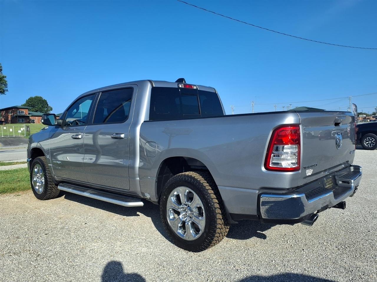 RAM 1500 Big Horn 4x4 Crew Cab 5'7" Box 2022