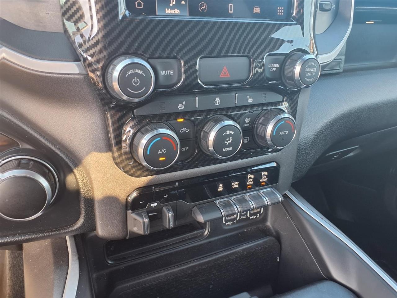 RAM 1500 Big Horn 4x4 Crew Cab 5'7" Box 2022
