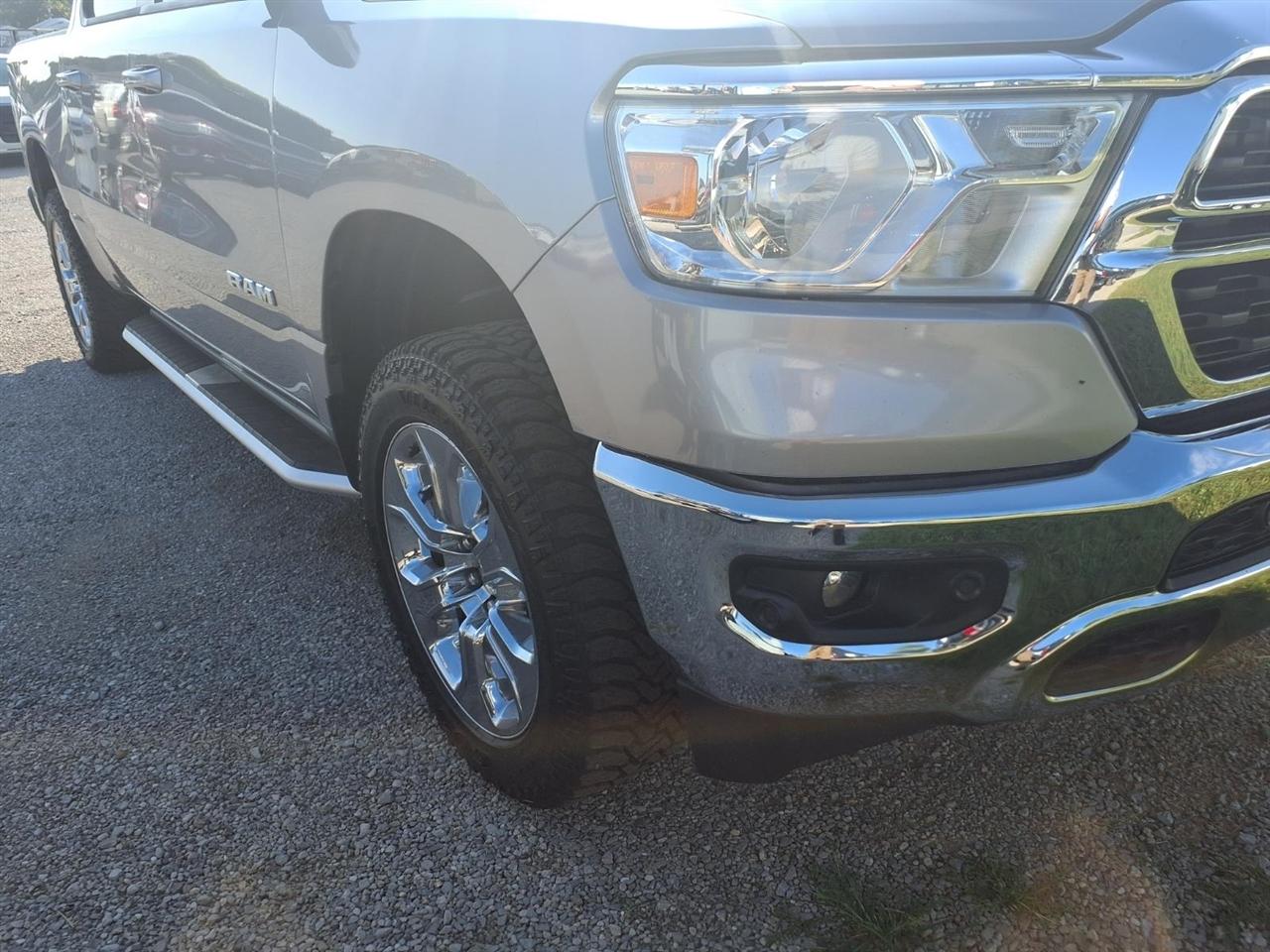 RAM 1500 Big Horn 4x4 Crew Cab 5'7" Box 2022