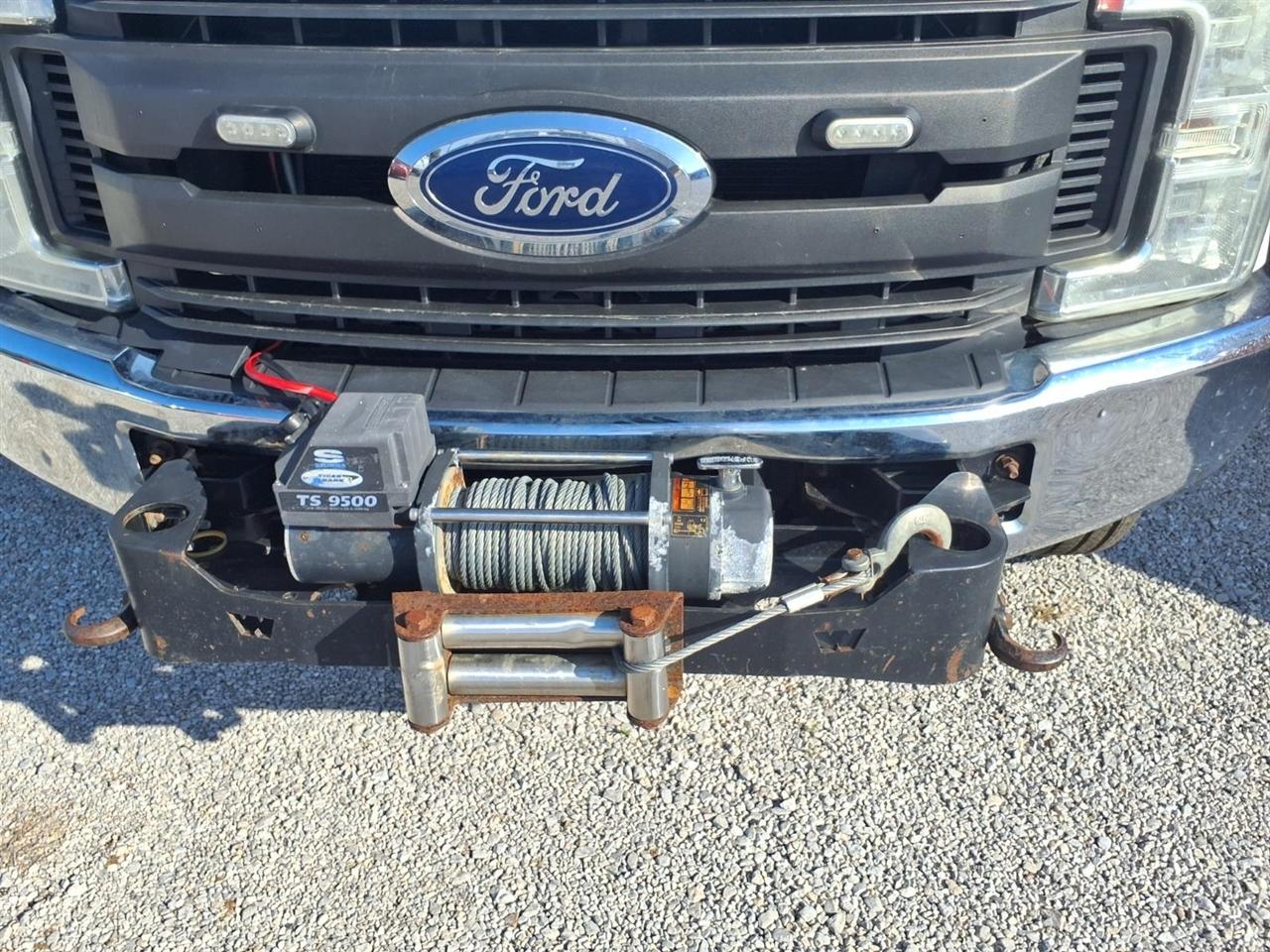 Ford Super Duty F-250 SRW Lariat 4WD SuperCab 8' Box 2017