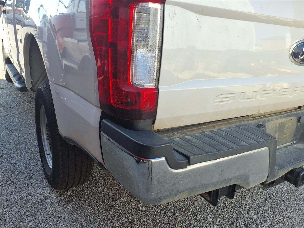 Ford Super Duty F-250 SRW Lariat 4WD SuperCab 8' Box 2017