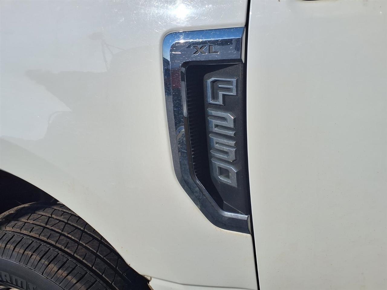 Ford Super Duty F-250 SRW Lariat 4WD SuperCab 8' Box 2017