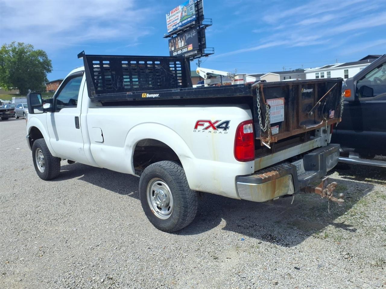 Ford Super Duty F-250 SRW 4WD Reg Cab 137" XLT 2012