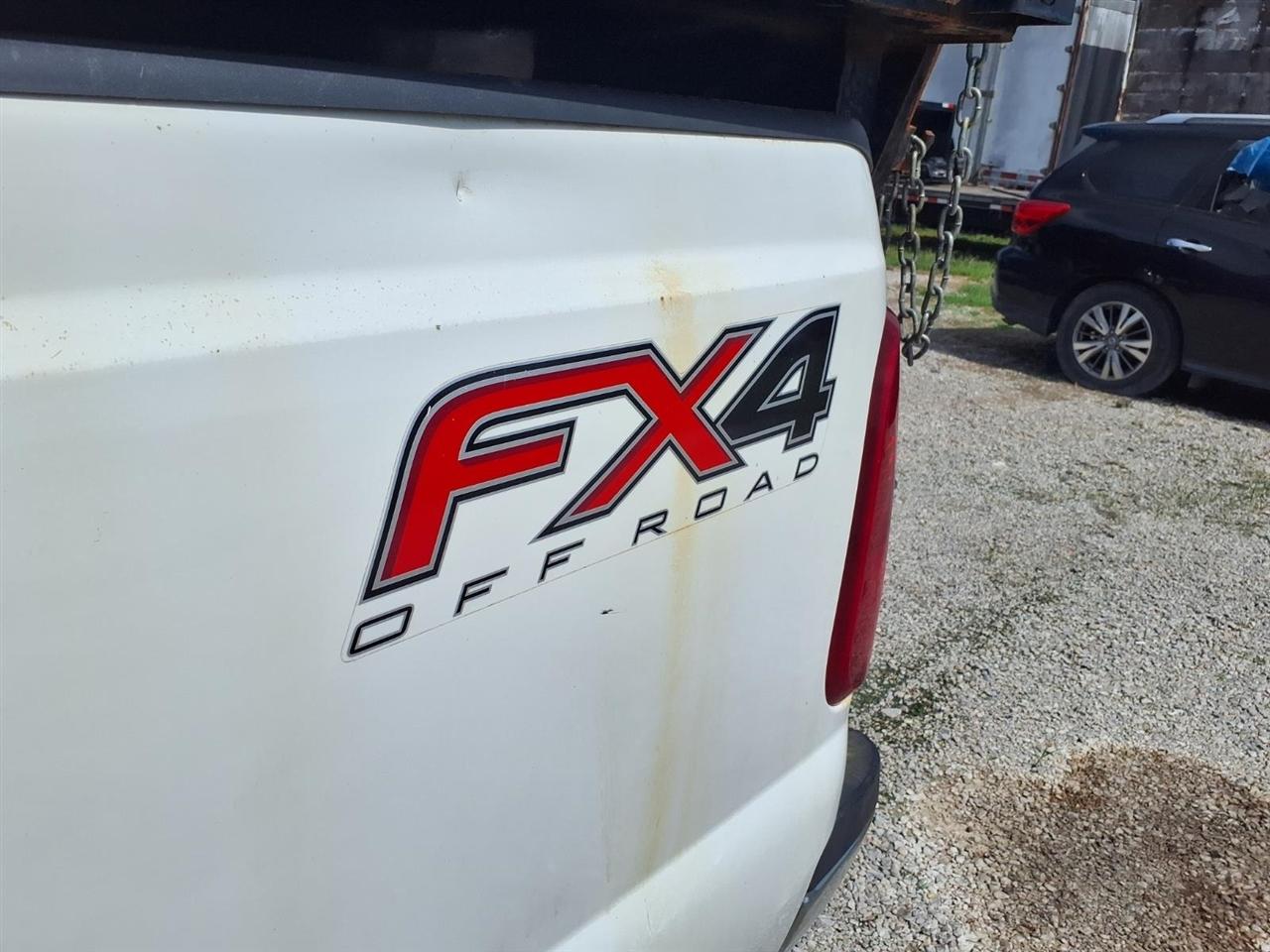 Ford Super Duty F-250 SRW 4WD Reg Cab 137" XLT 2012