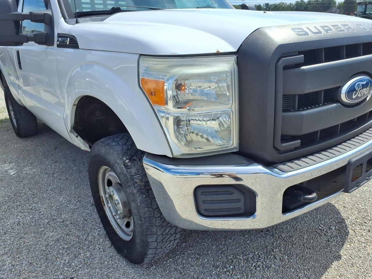 Ford Super Duty F-250 SRW 4WD Reg Cab 137" XLT 2012