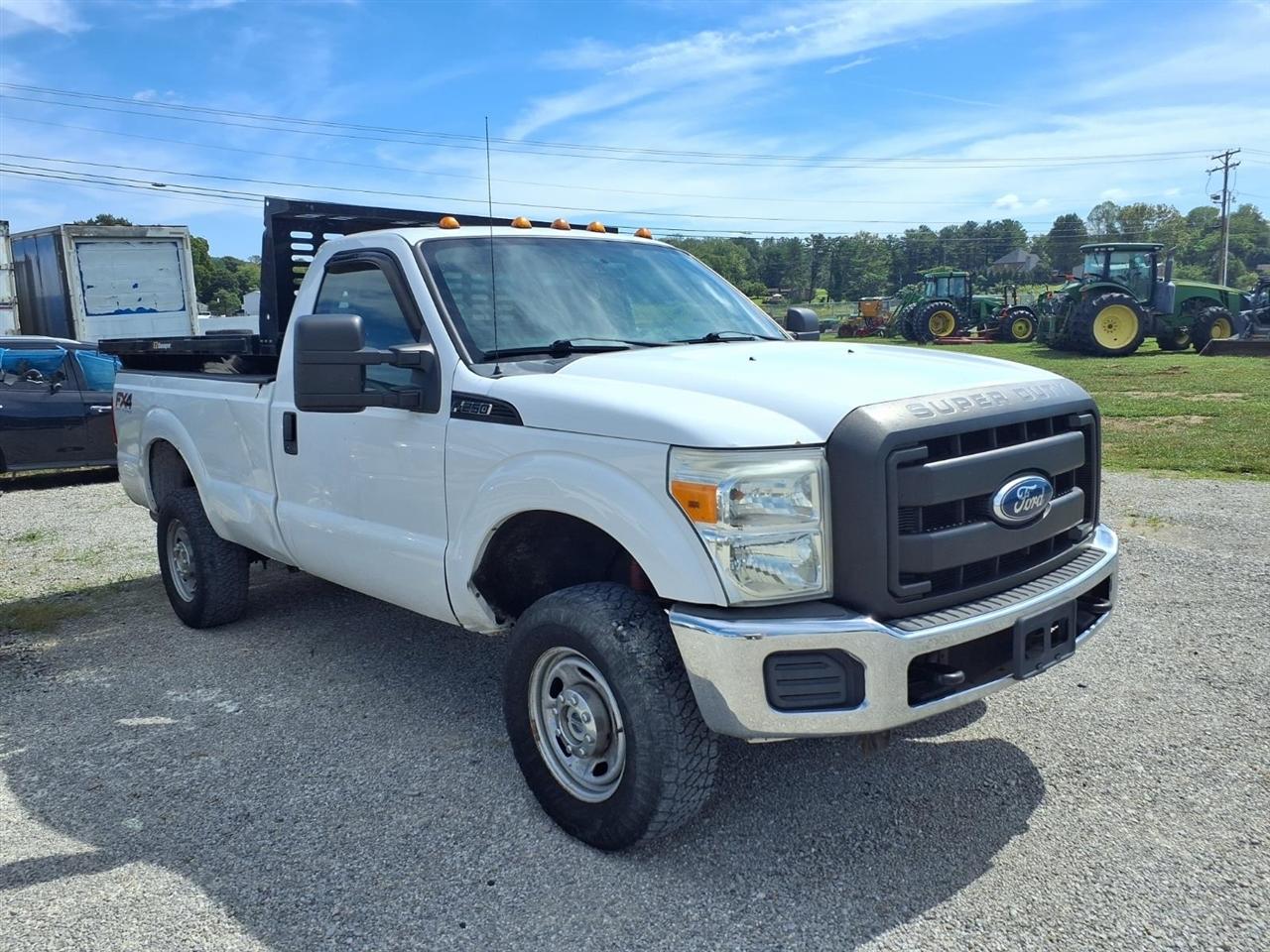 Ford Super Duty F-250 SRW 4WD Reg Cab 137" XLT 2012