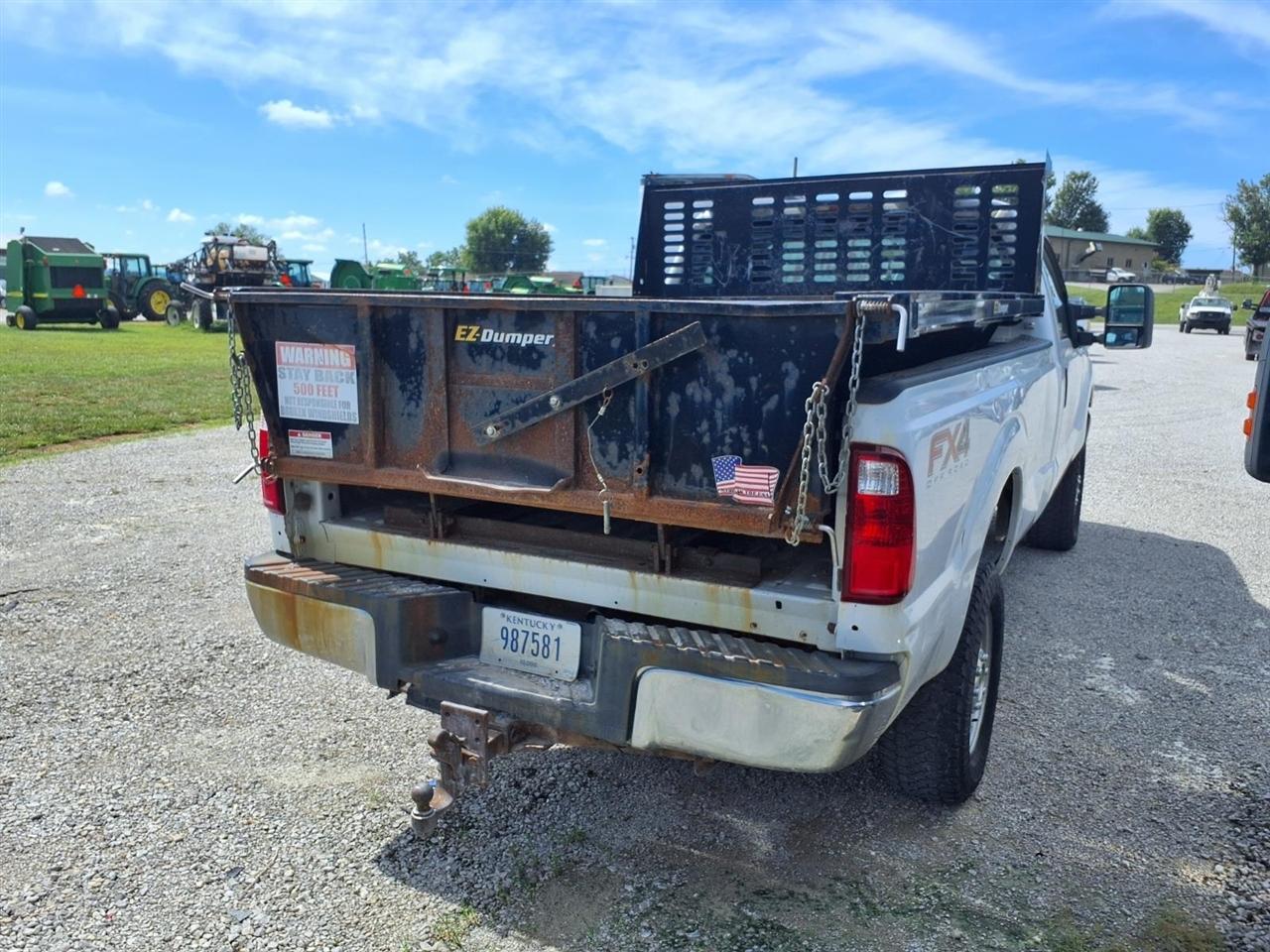 Ford Super Duty F-250 SRW 4WD Reg Cab 137" XLT 2012