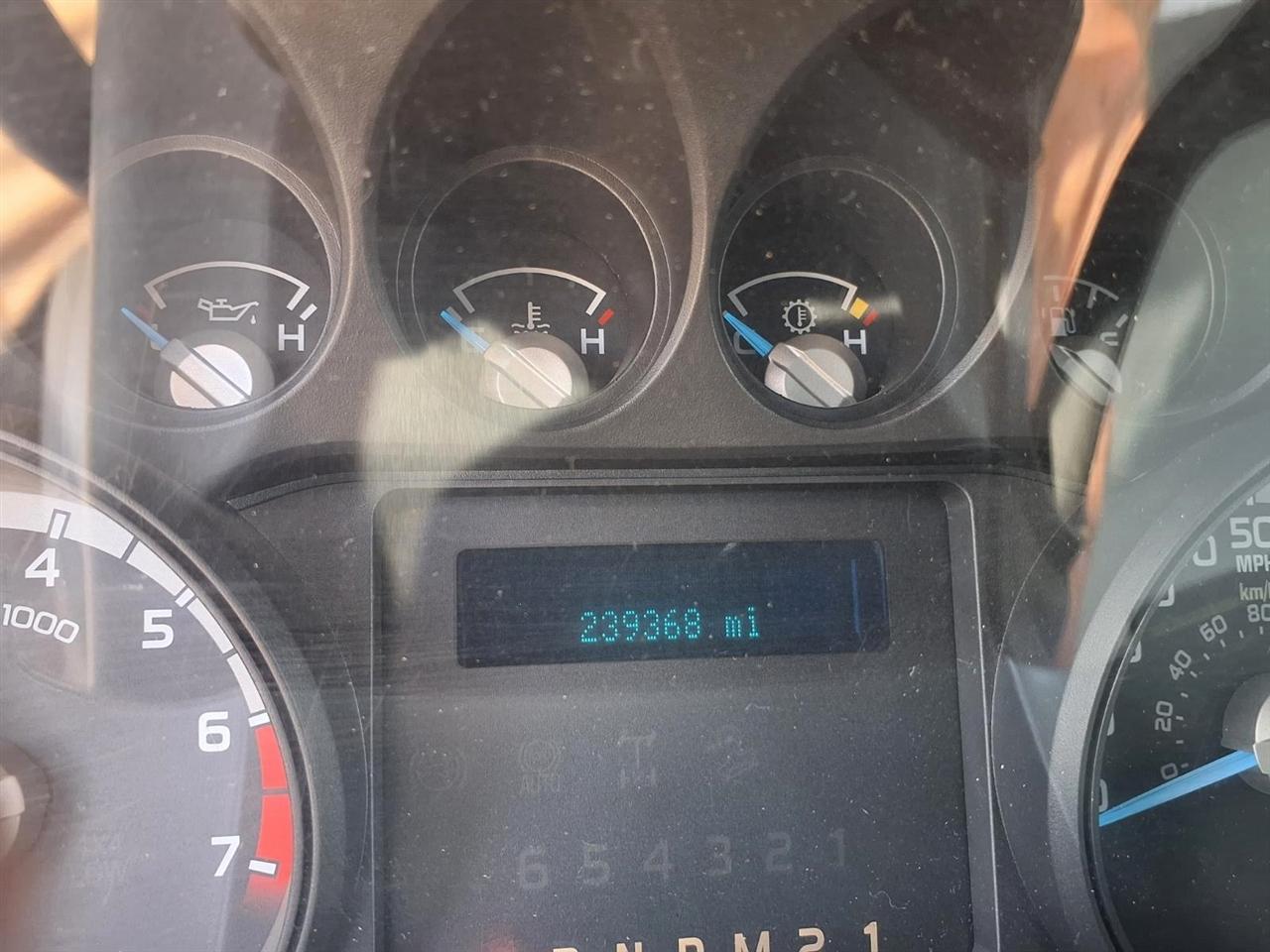 Ford Super Duty F-250 SRW 4WD Reg Cab 137" XLT 2012