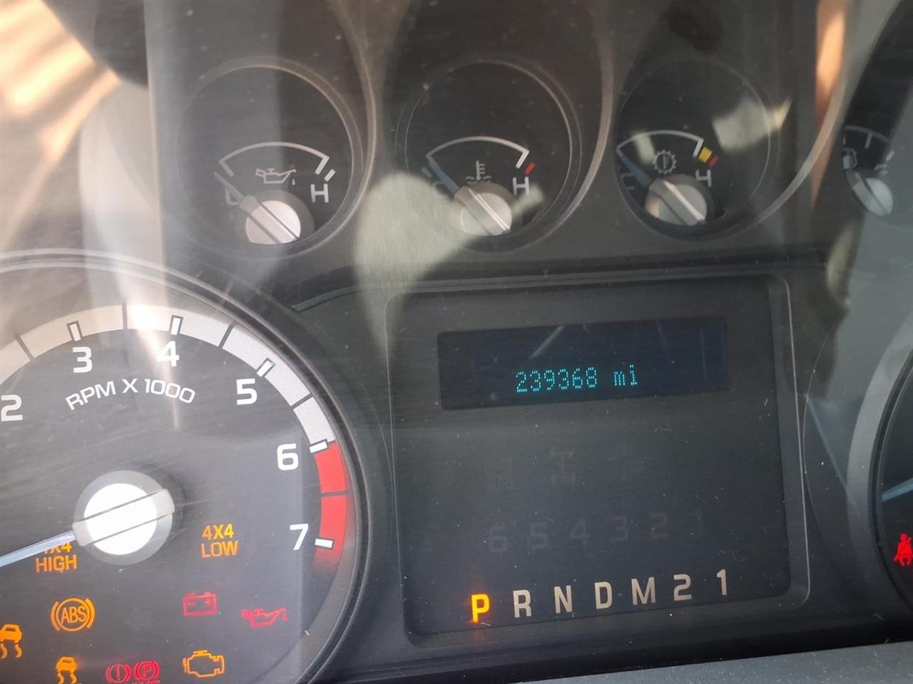 Ford Super Duty F-250 SRW 4WD Reg Cab 137" XLT 2012