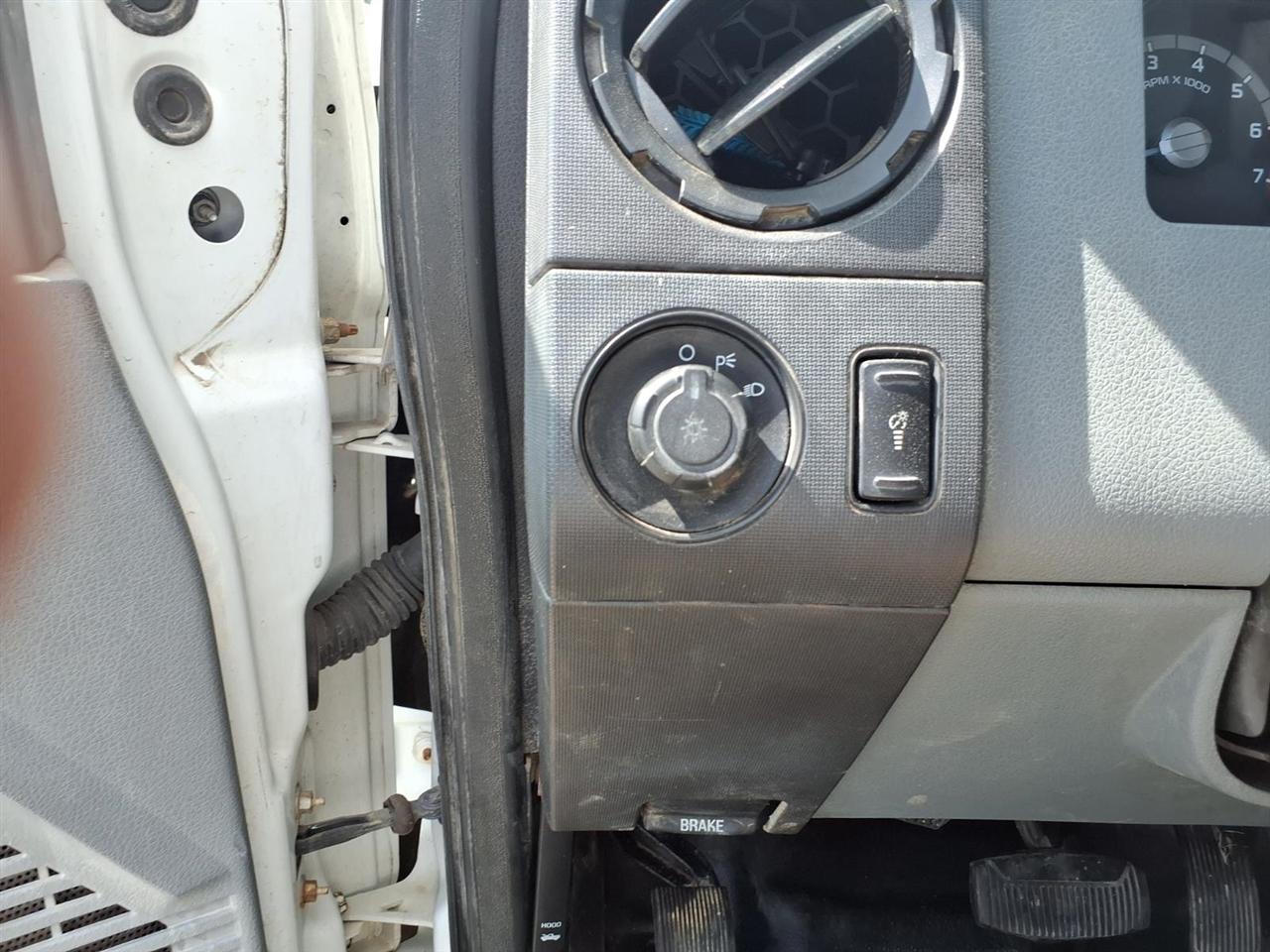 Ford Super Duty F-250 SRW 4WD Reg Cab 137" XLT 2012