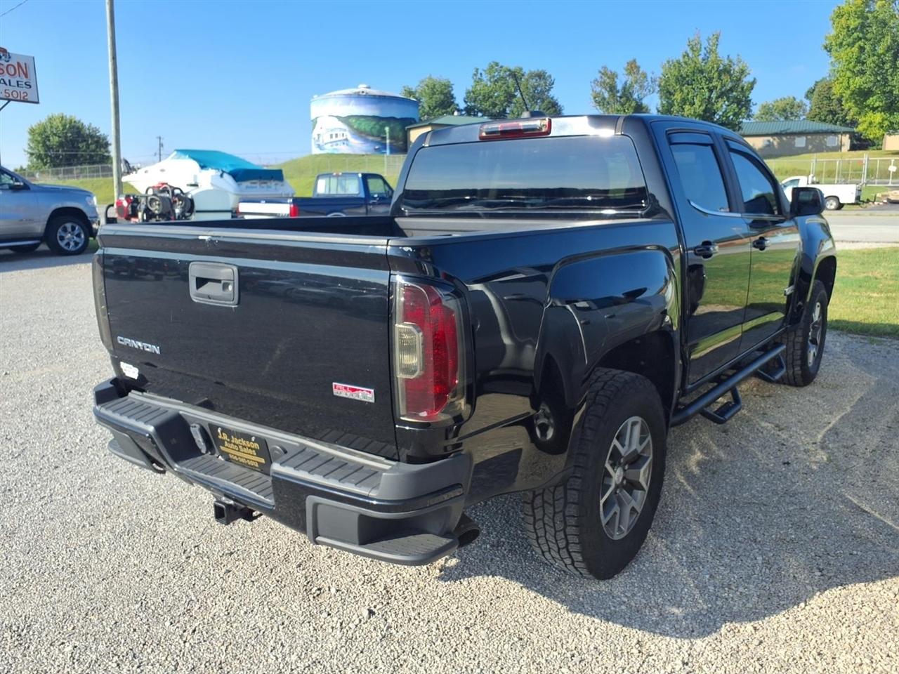 GMC Canyon 4WD Crew Cab 128.3" SLE 2015
