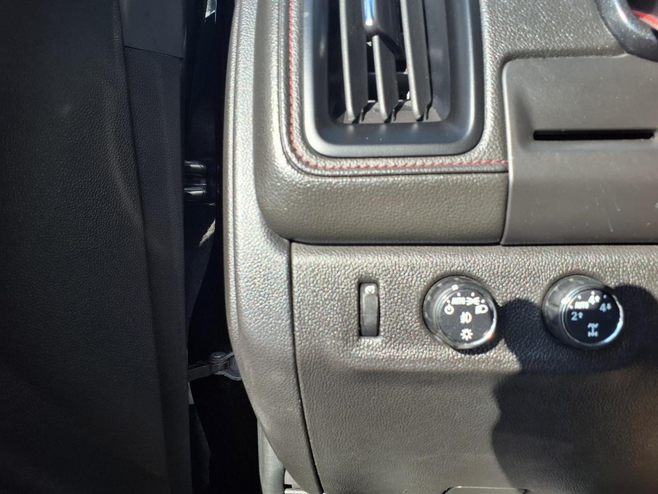 GMC Canyon 4WD Crew Cab 128.3" SLE 2015