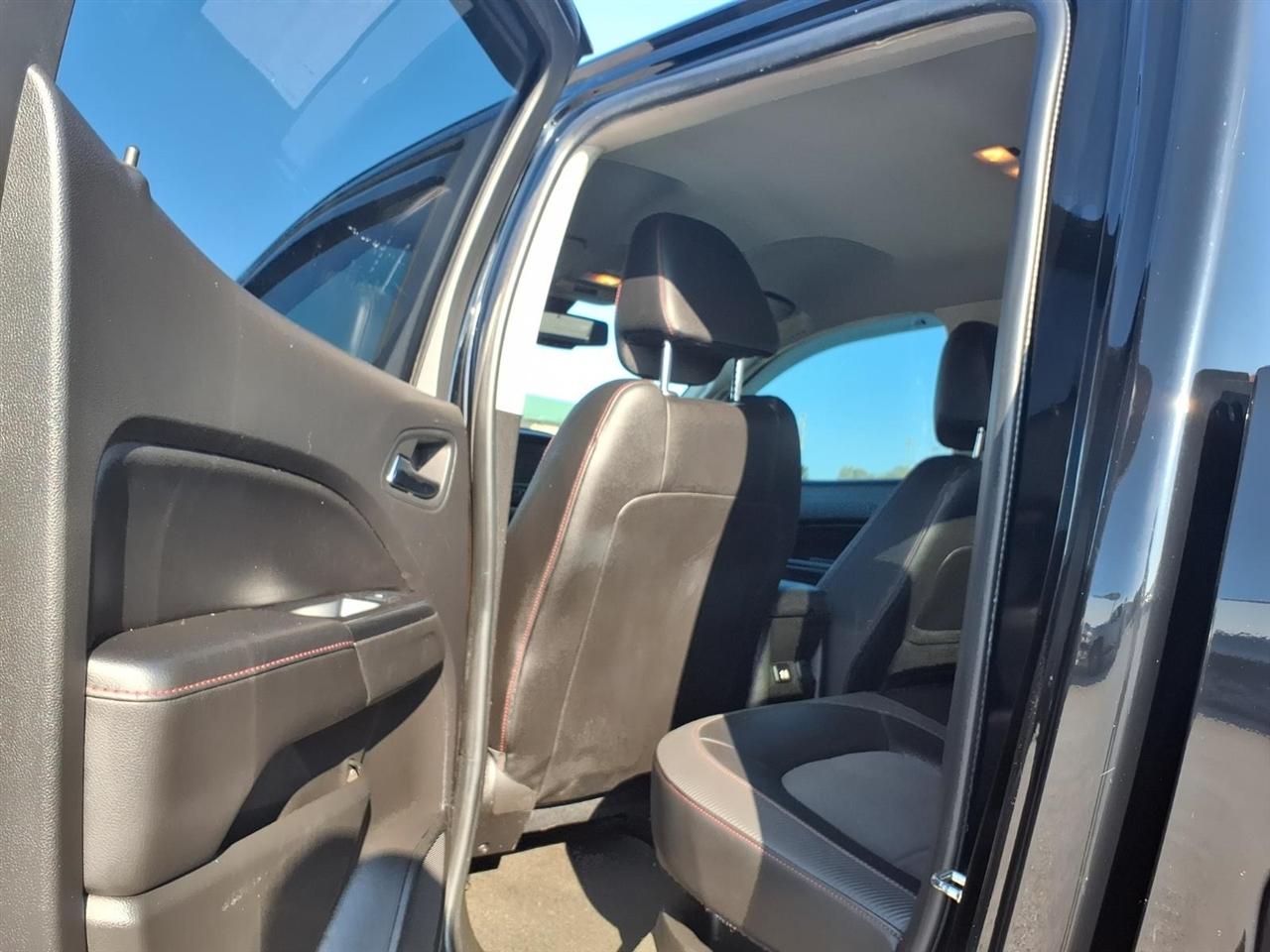 GMC Canyon 4WD Crew Cab 128.3" SLE 2015