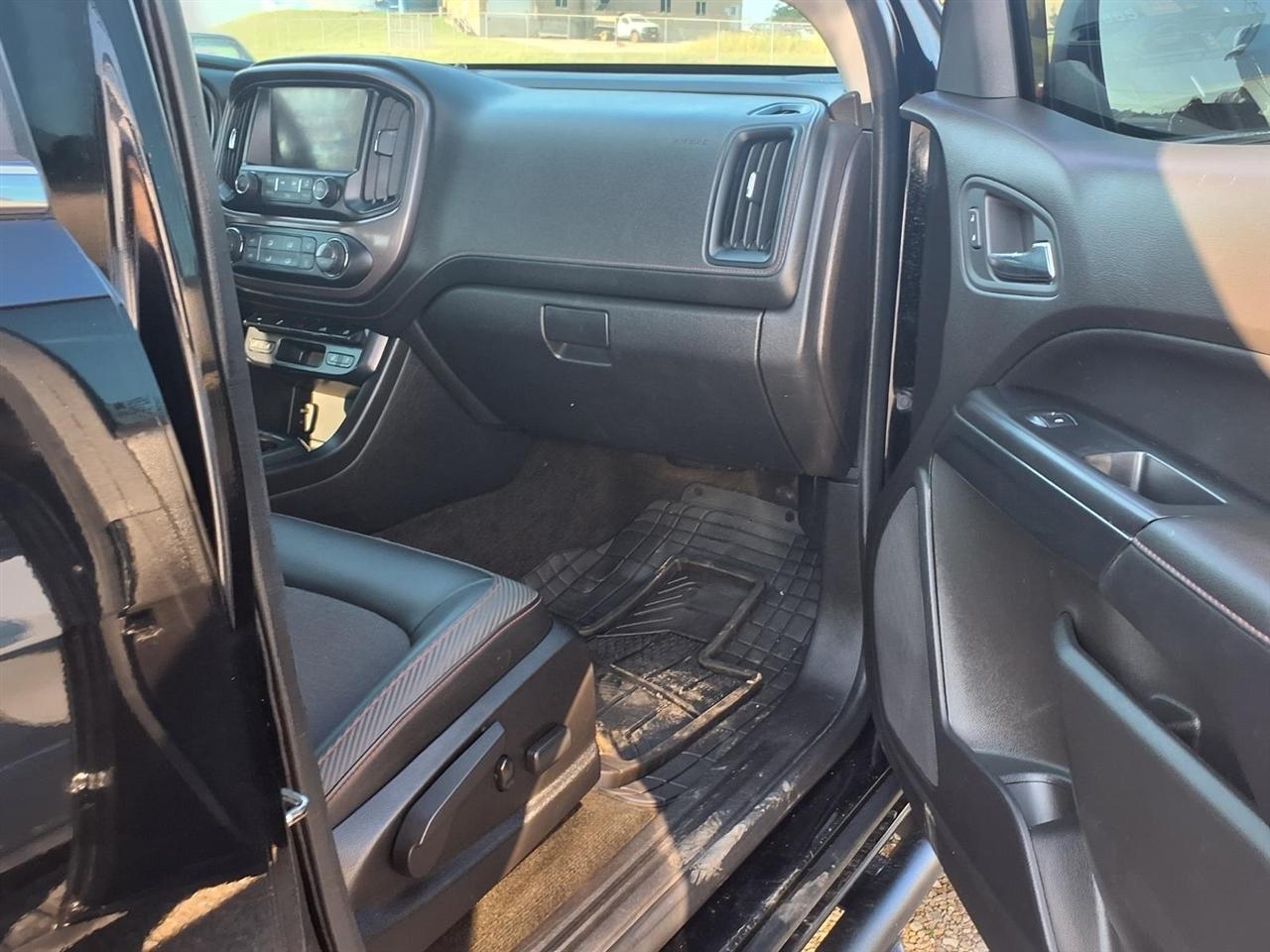 GMC Canyon 4WD Crew Cab 128.3" SLE 2015