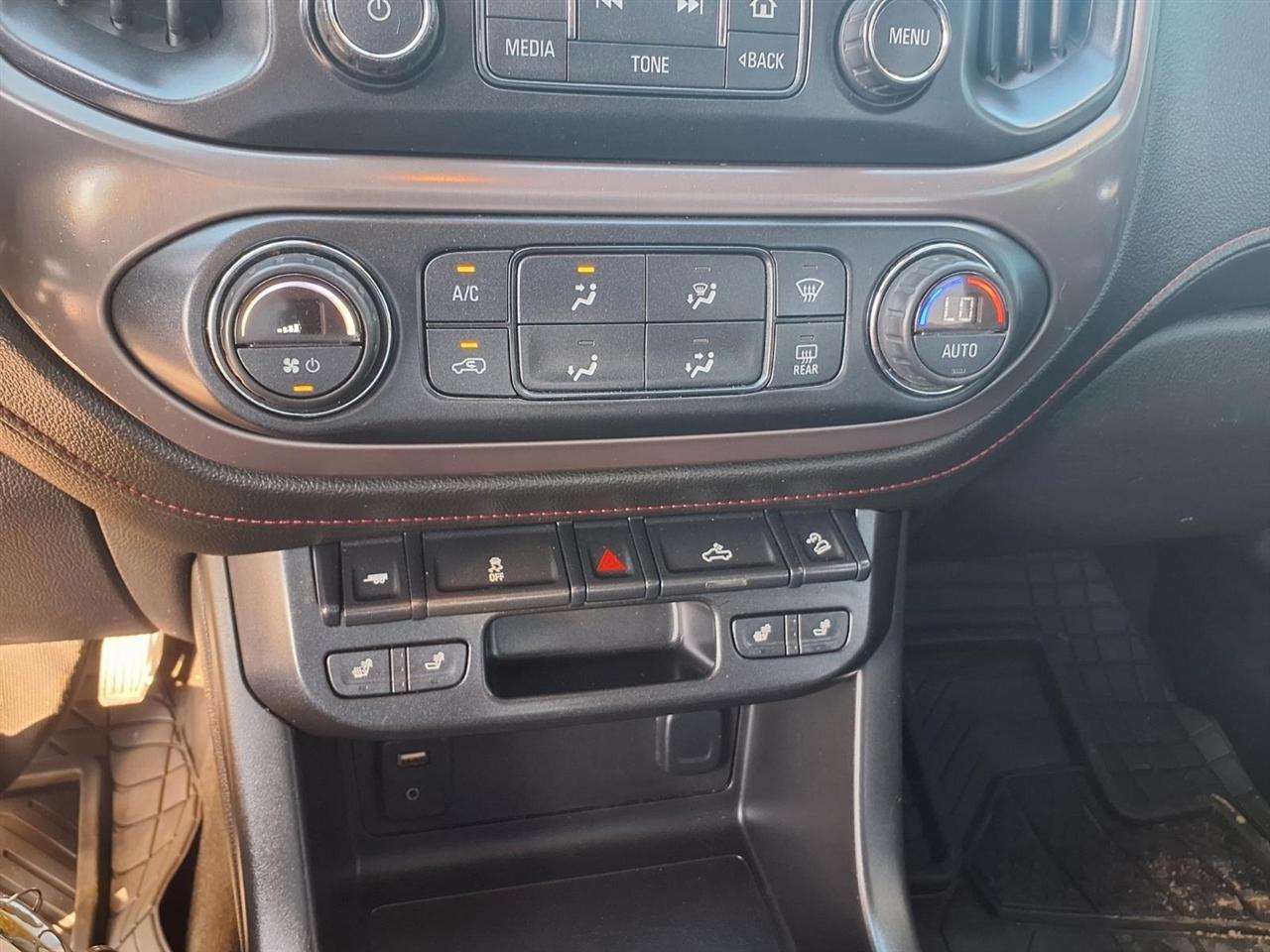 GMC Canyon 4WD Crew Cab 128.3" SLE 2015