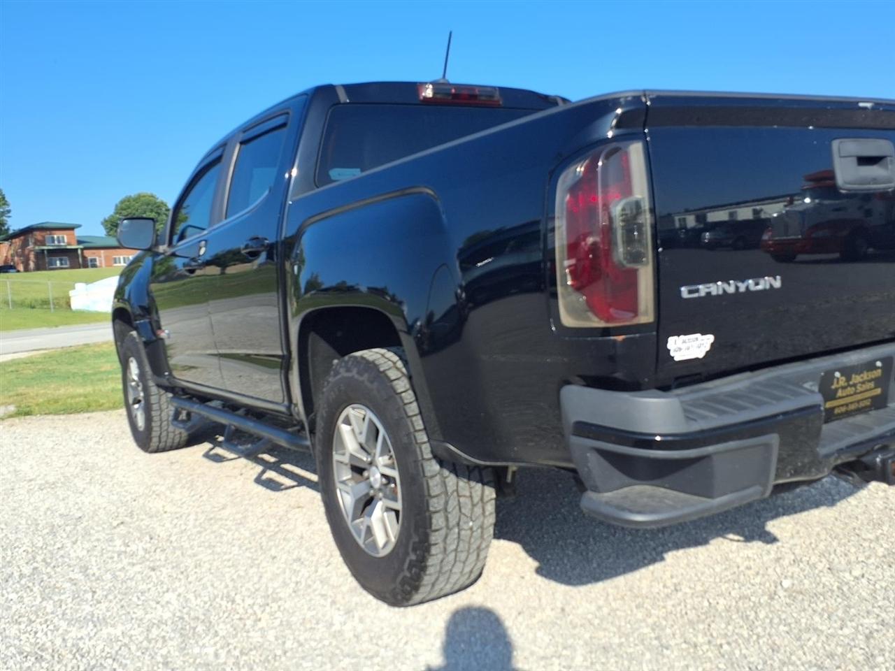 GMC Canyon 4WD Crew Cab 128.3" SLE 2015