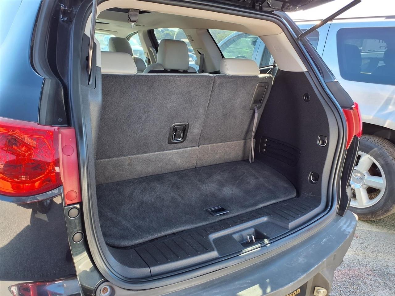 Chevrolet Traverse FWD 4dr LTZ 2012