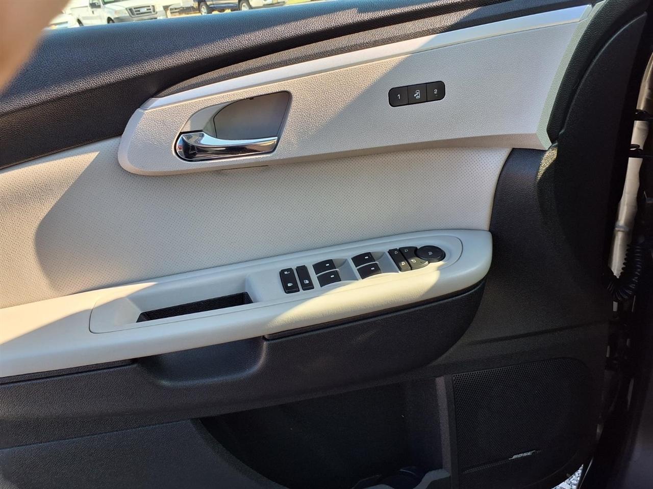 Chevrolet Traverse FWD 4dr LTZ 2012