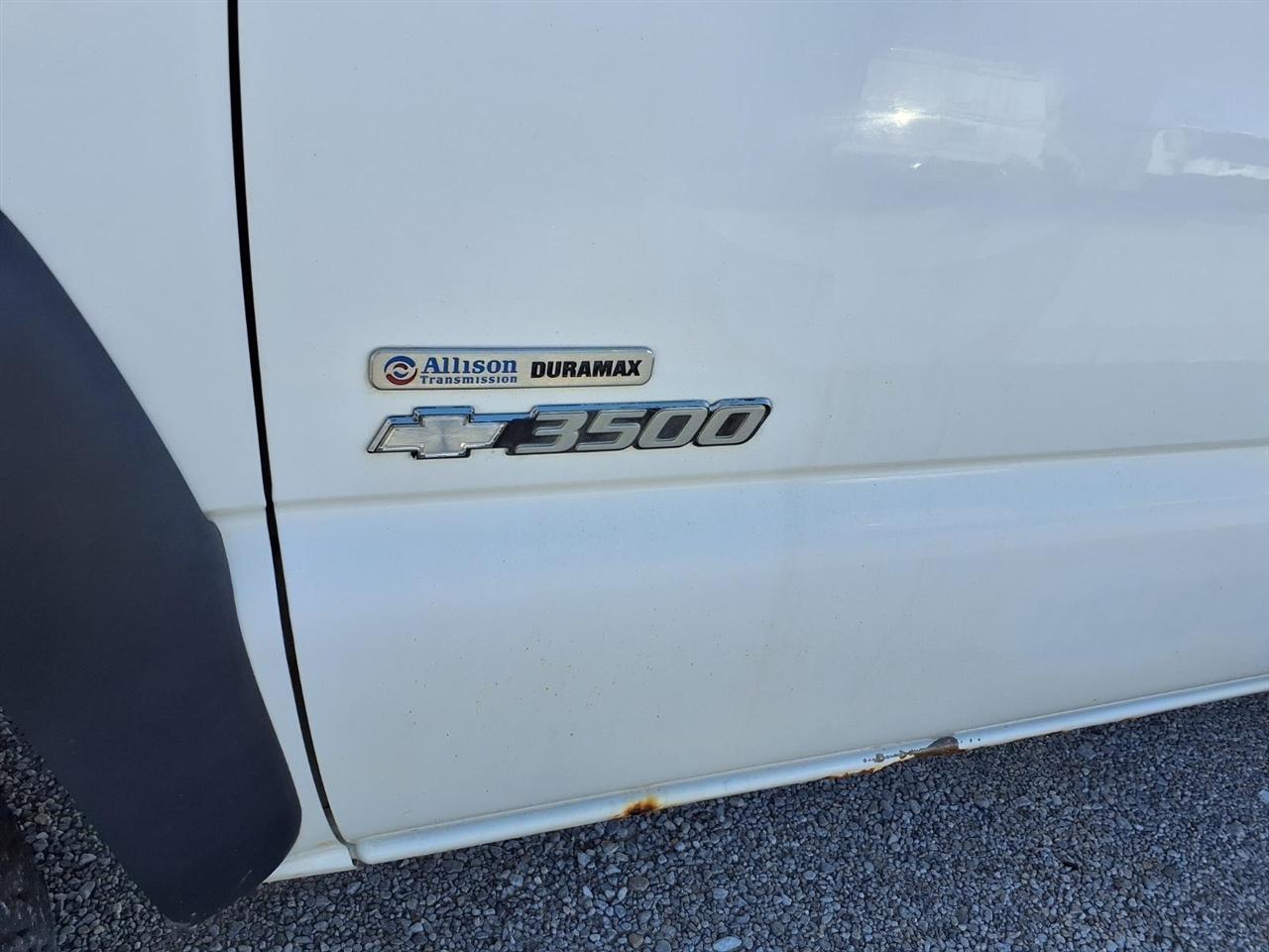 Chevrolet Silverado 3500 Classic 4WD Reg Cab 161.5" WB, 84.9" CA WT 2007