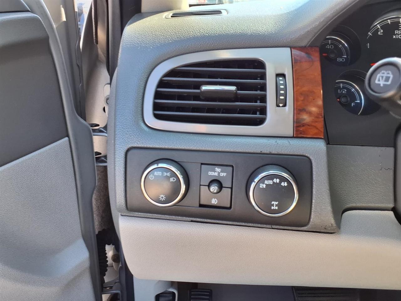 Chevrolet Tahoe 2WD 4dr LT 2014