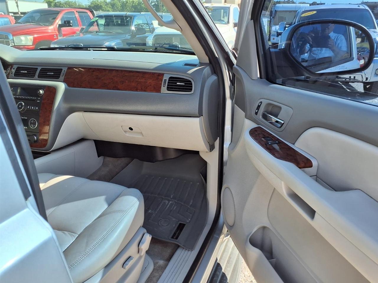 Chevrolet Tahoe 2WD 4dr LT 2014