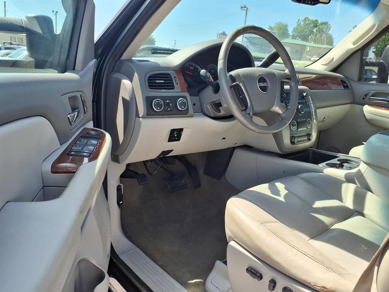GMC Sierra 2500HD 4WD Crew Cab 153" SLT 2008