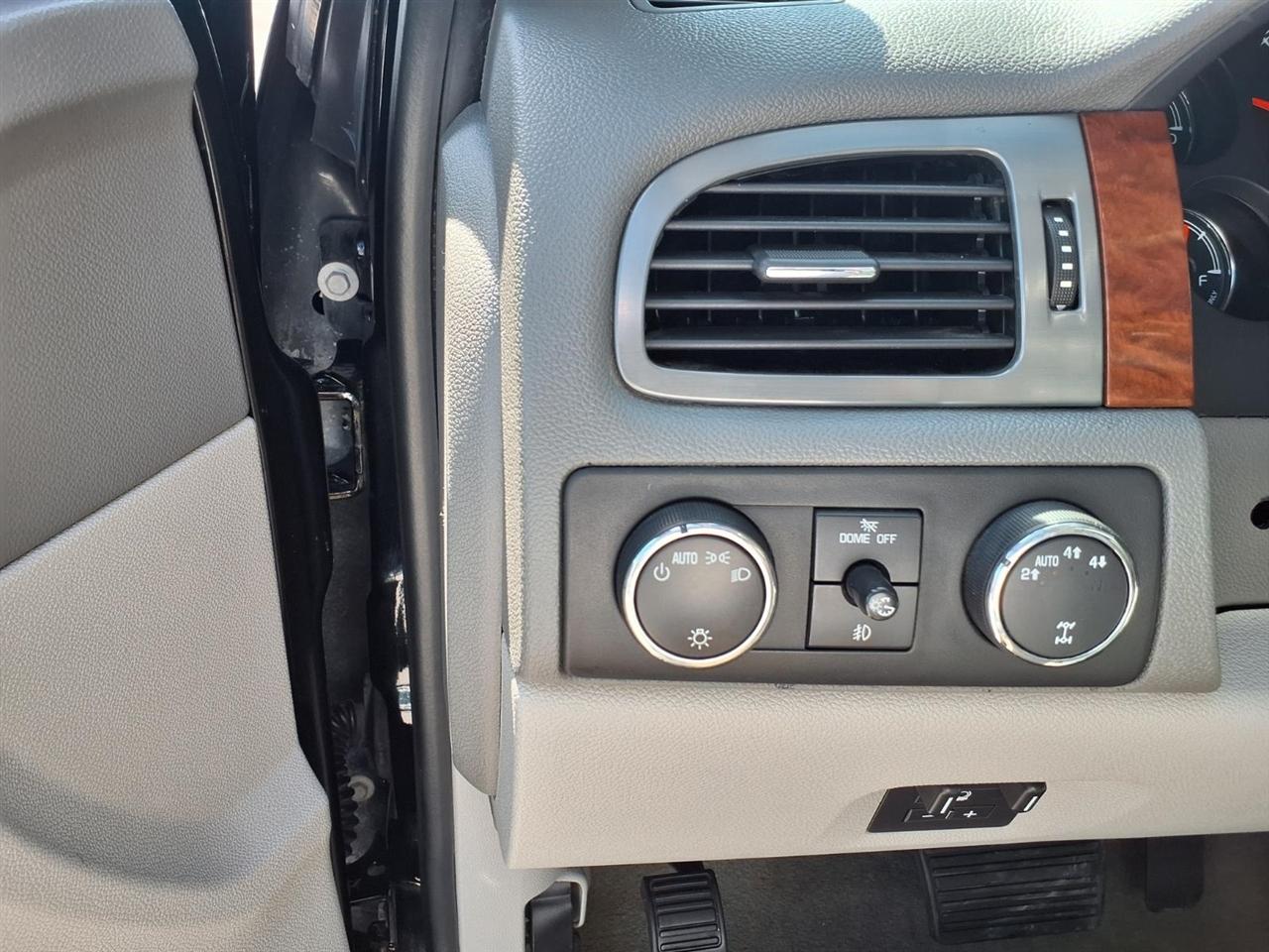 GMC Sierra 2500HD 4WD Crew Cab 153" SLT 2008