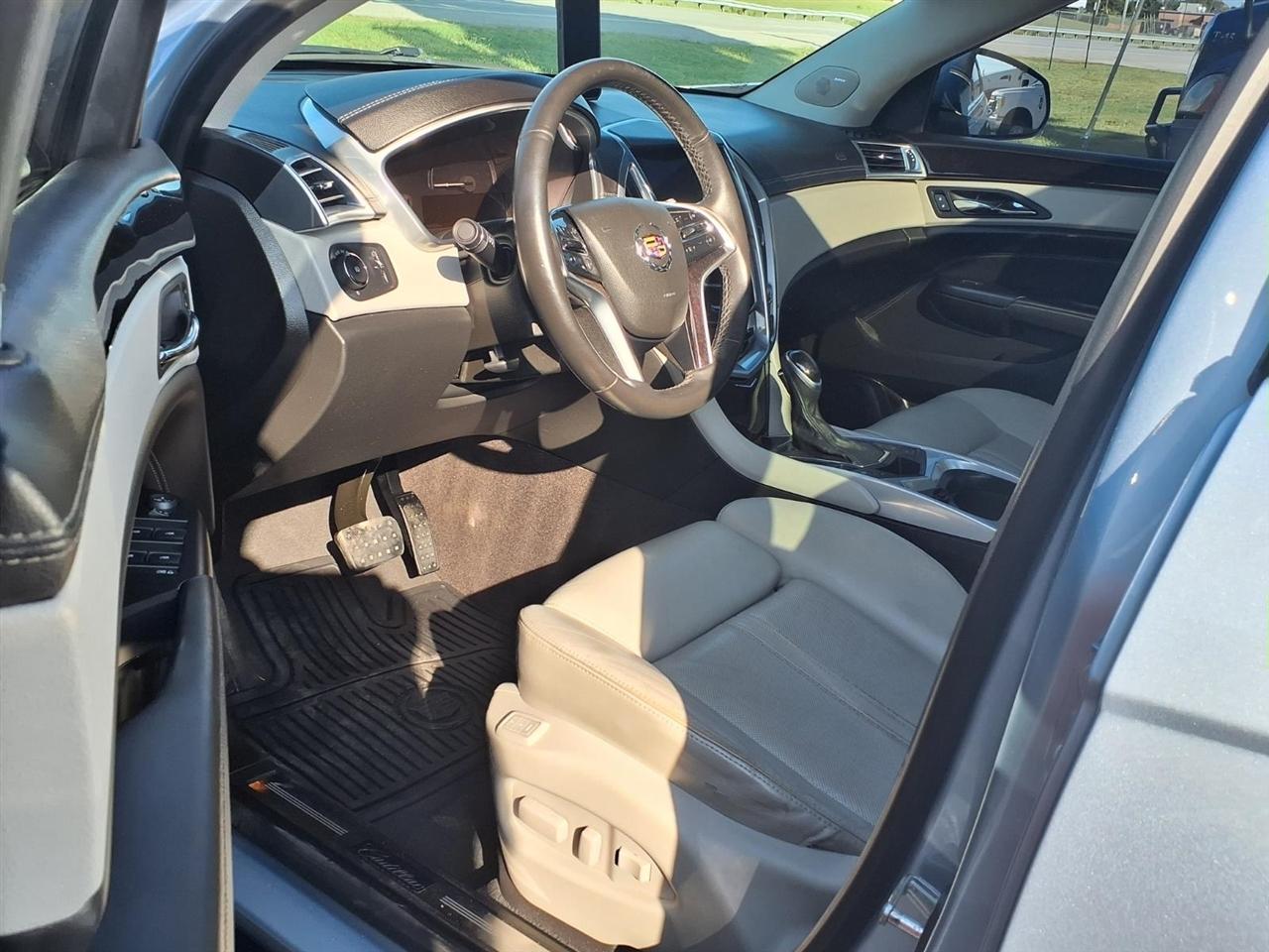 Cadillac SRX FWD 4dr Performance Collection 2013