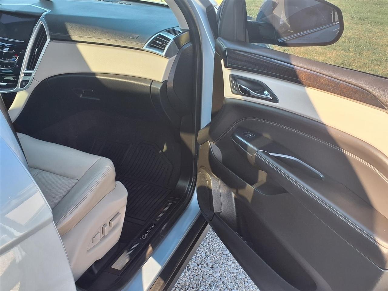 Cadillac SRX FWD 4dr Performance Collection 2013