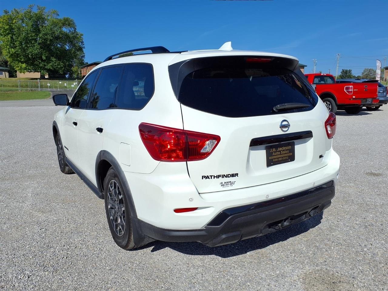 Nissan Pathfinder FWD SL 2020