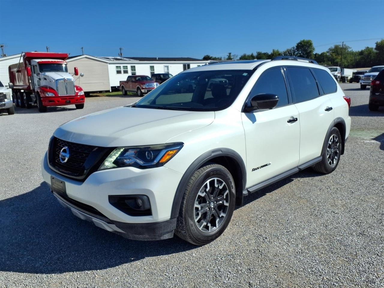 Nissan Pathfinder FWD SL 2020