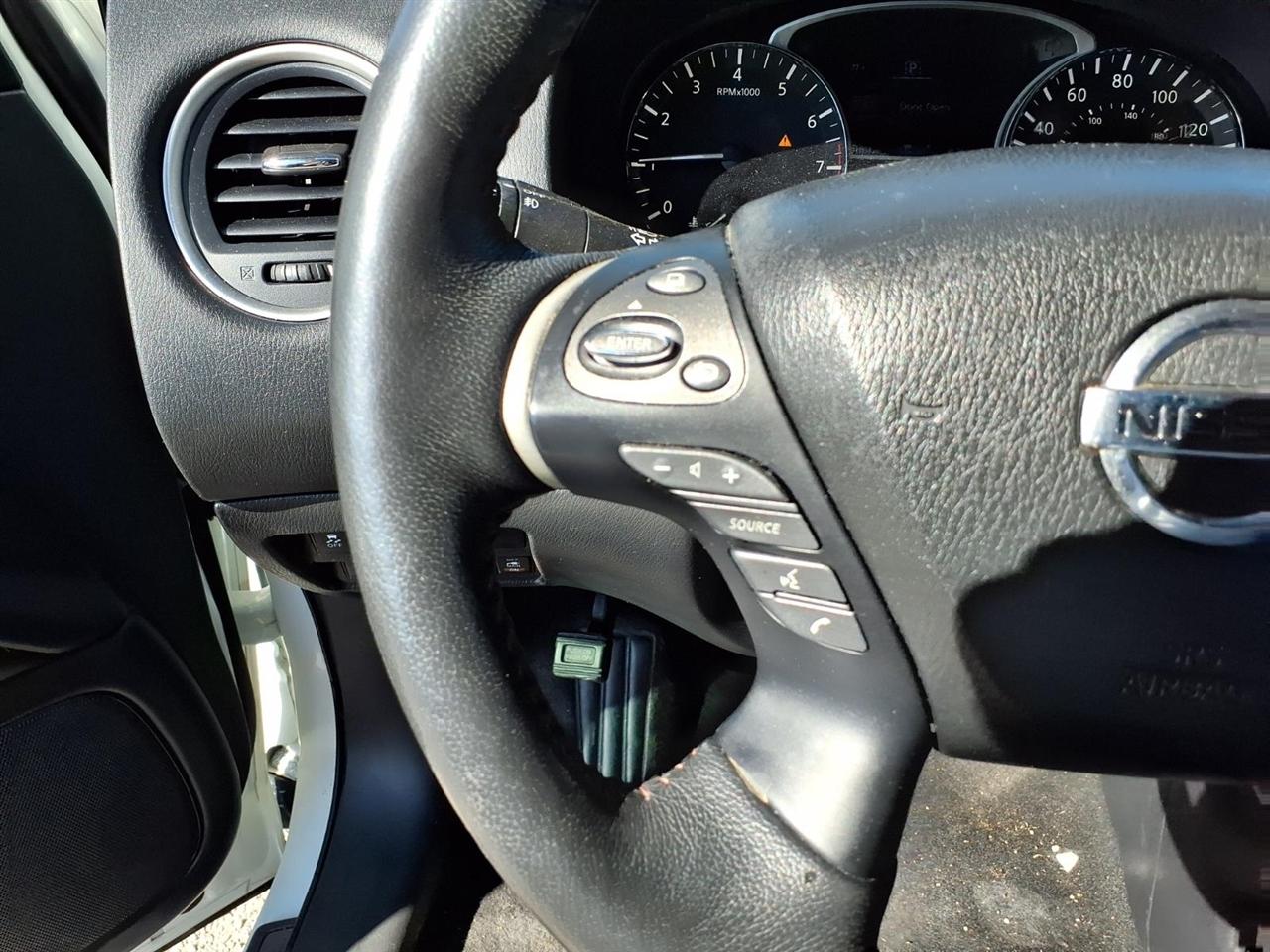 Nissan Pathfinder FWD SL 2020