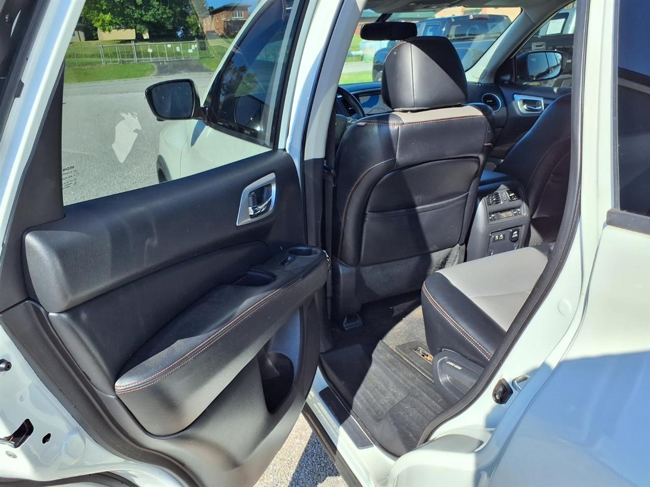 Nissan Pathfinder FWD SL 2020