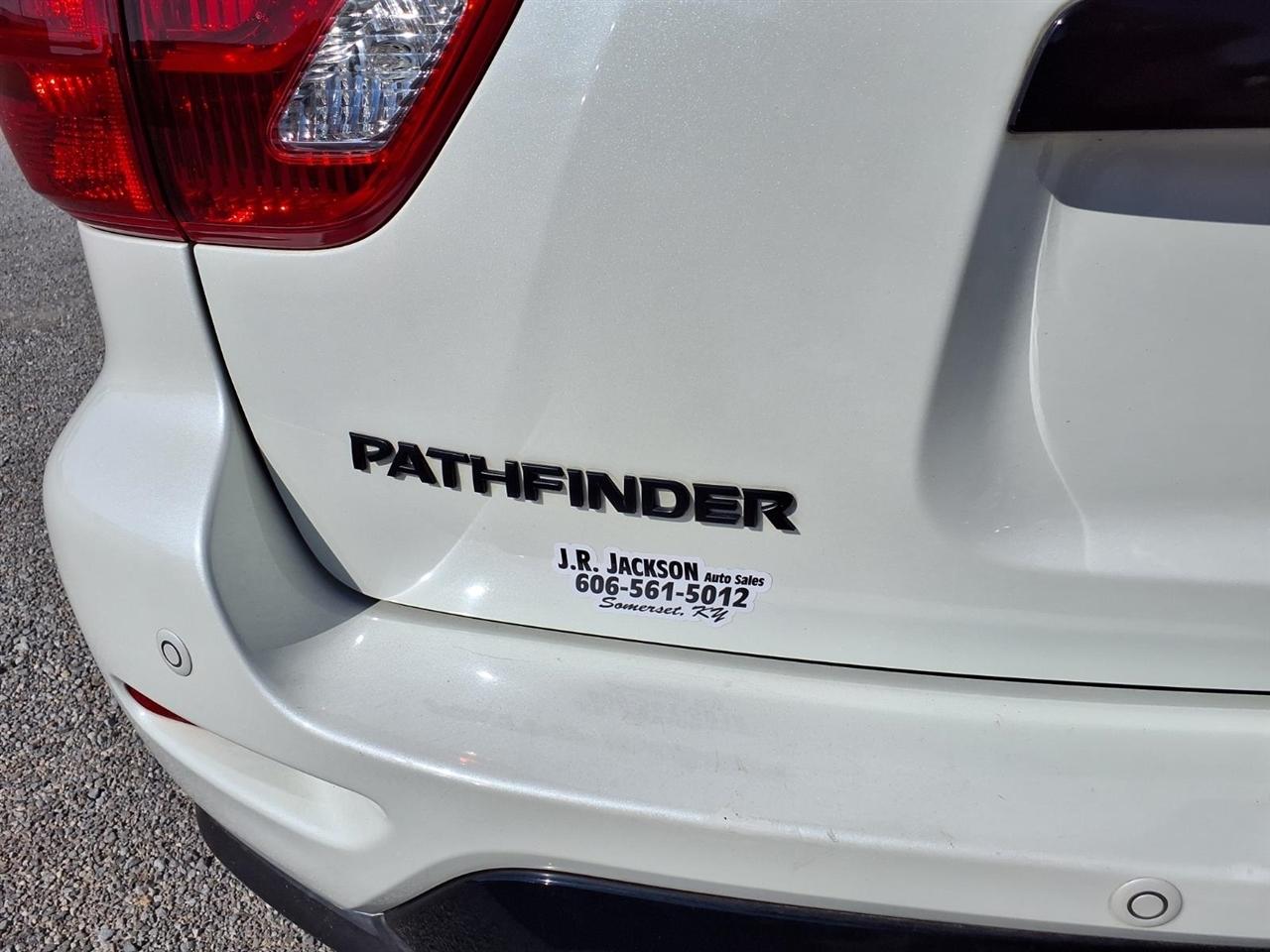 Nissan Pathfinder FWD SL 2020