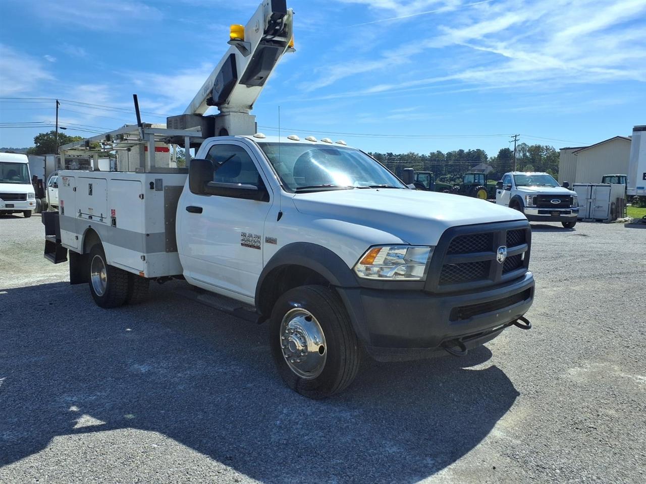 2014 RAM 4500 2WD Reg Cab 144" WB 60" CA Tradesman