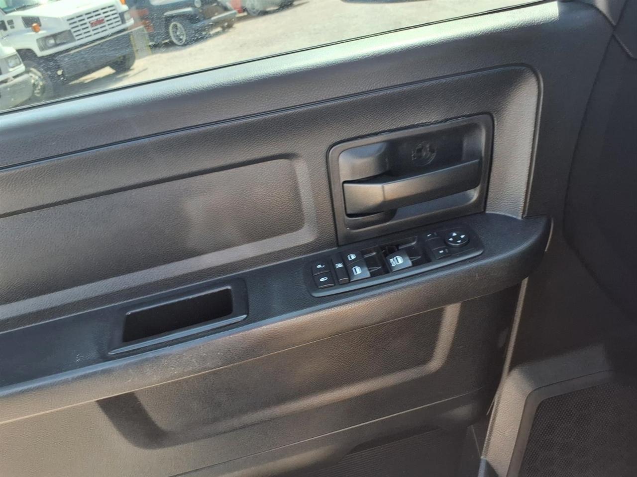 RAM 2500 4WD Crew Cab 149" Tradesman 2016