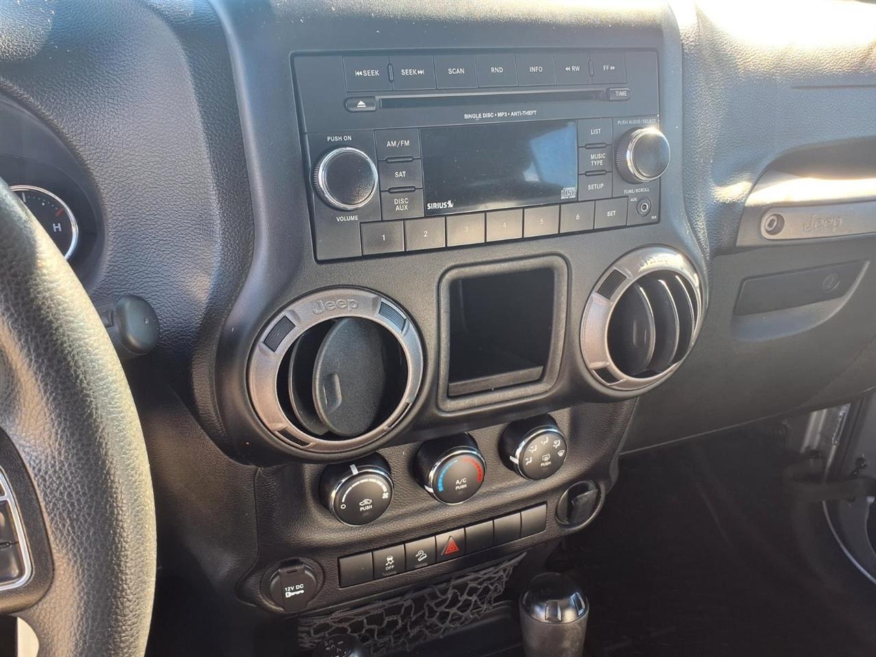 Jeep Wrangler Unlimited 4WD 4dr Sport 2015