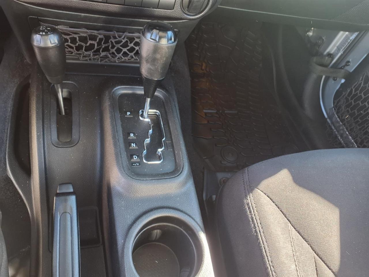 Jeep Wrangler Unlimited 4WD 4dr Sport 2015