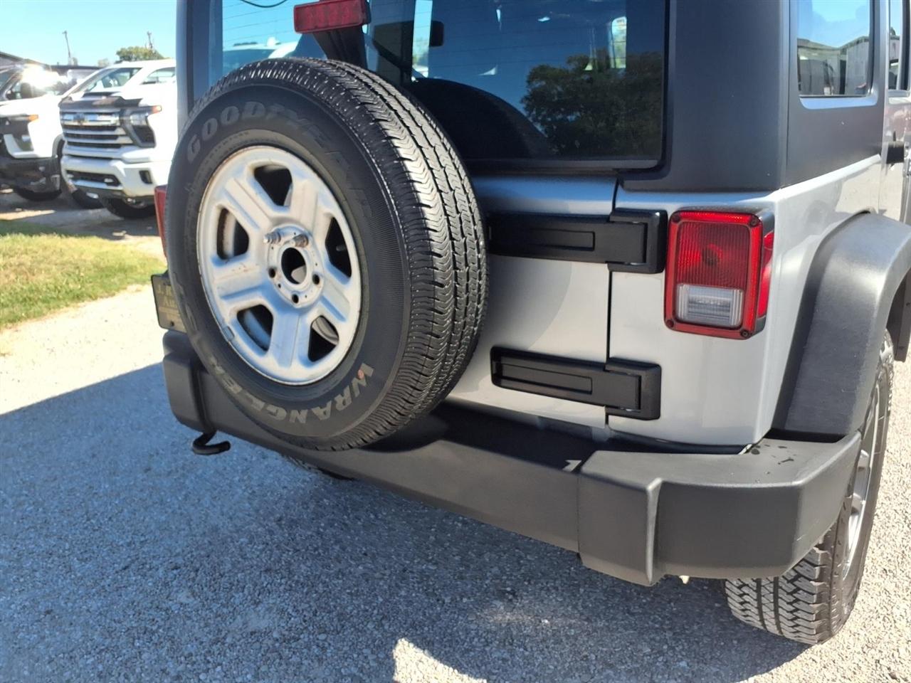 Jeep Wrangler Unlimited 4WD 4dr Sport 2015