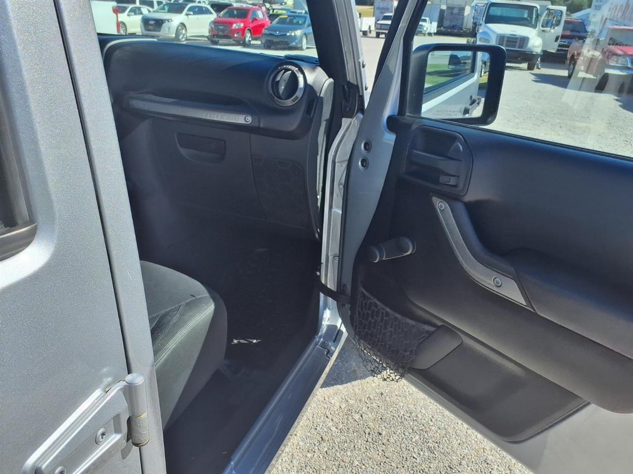 Jeep Wrangler Unlimited 4WD 4dr Sport 2015