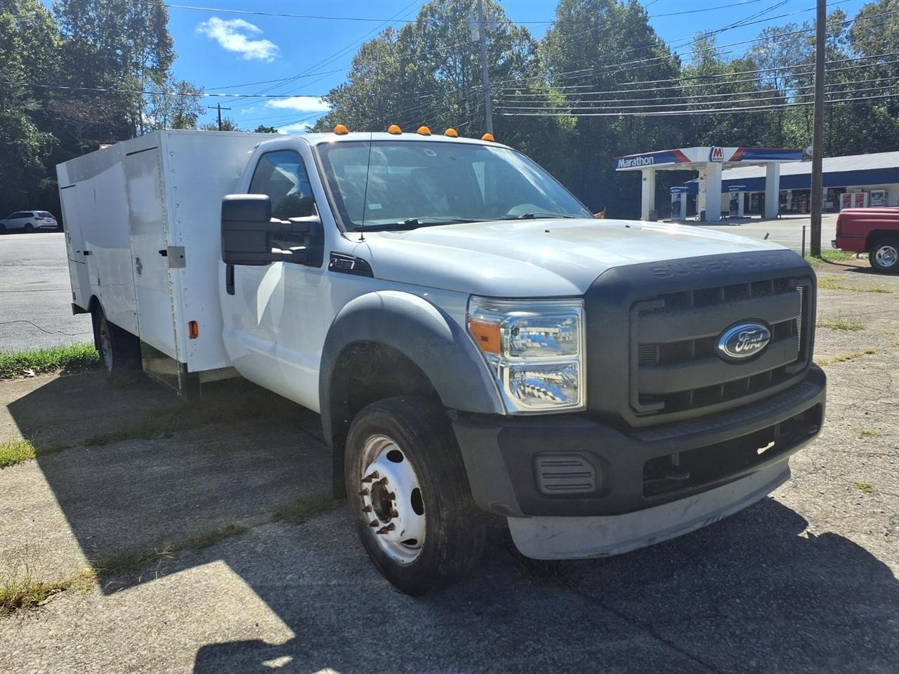 Ford Super Duty F-450 DRW 2WD Reg Cab 141" WB 60" CA XLT 2011