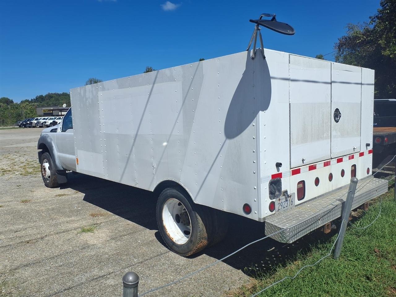 Ford Super Duty F-450 DRW 2WD Reg Cab 141" WB 60" CA XLT 2011